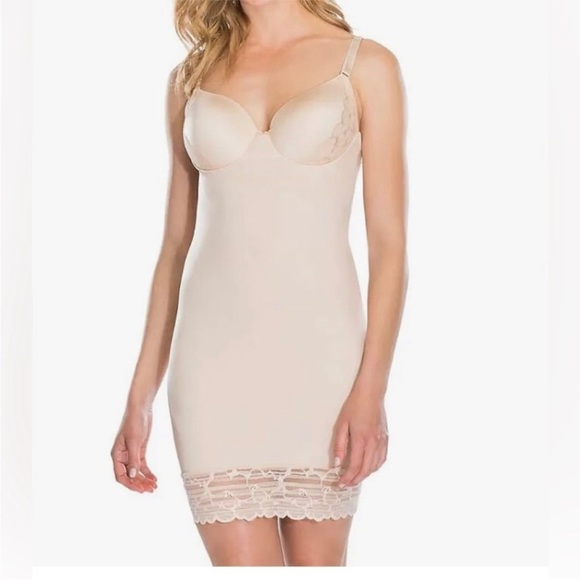 SPANX Red Hot Lace Full Slip Nude Small - Picture 4 of 11